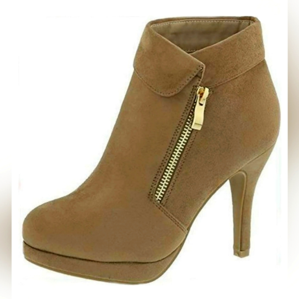 Size 10 "Slim fit" Taupe suede booties.